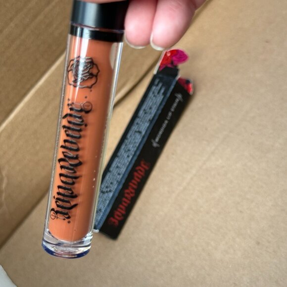 Reina Rebelde Mordida Lip Stain in Primer Beso - Picture 3 of 15